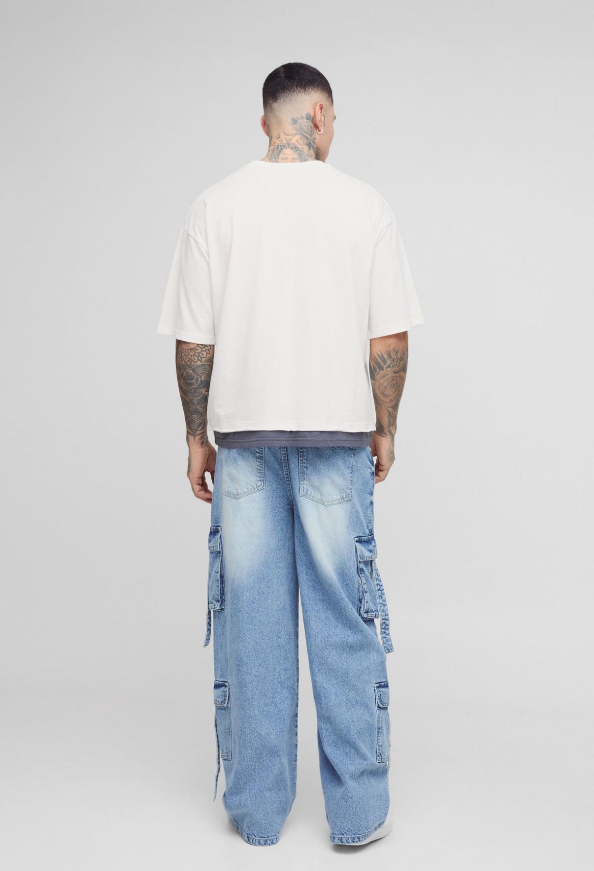BoohooMAN Tall Multi Pocket Baggy Cargo Jeans