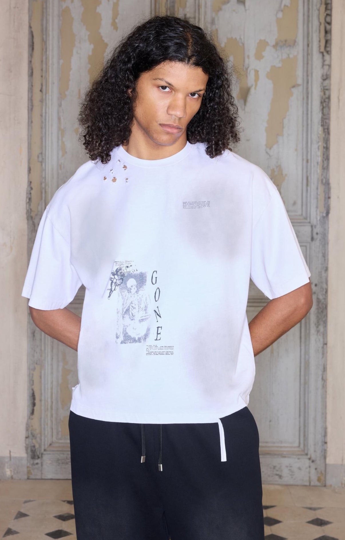 BoohooMAN REGULAR FIT PREMIUM SKELETON GRAPHIC DISTRESSED T-SHIRT IN ECRU