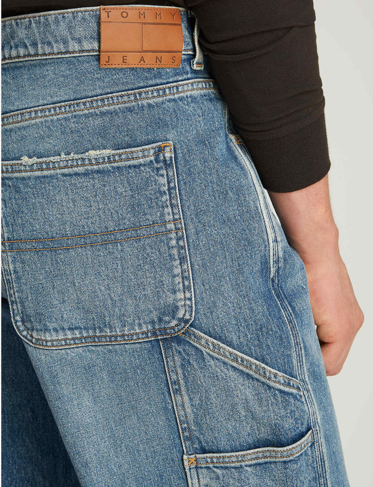 Tommy Jeans Jaimie loose straight carpetener jeans in mid wash