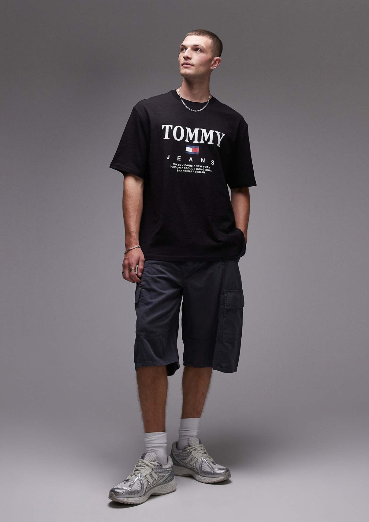 Tommy Jeans large font graphic t-shirt in black