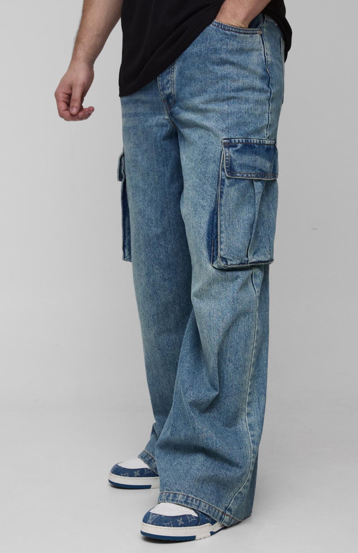 BoohooMAN Tall Denim Cargo Parachute Jeans With Pleat Waist Detail
