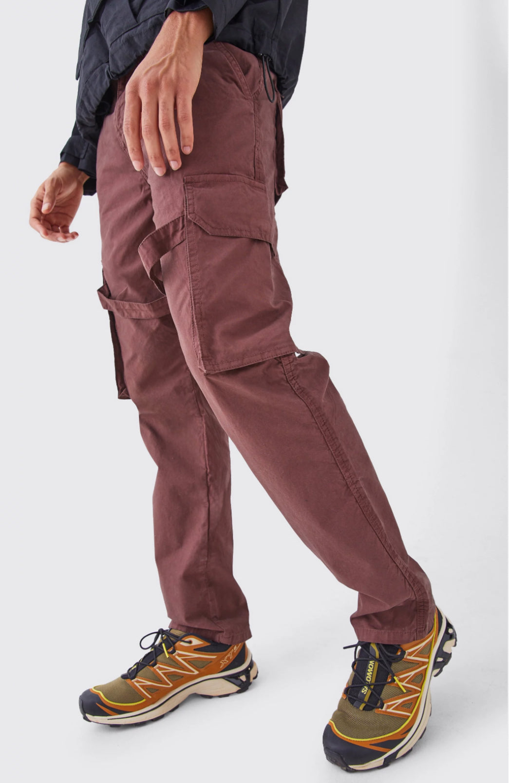 BOOHOOMAN FIXED WAIST STRAP DETAIL STRAIGHT LEG TROUSERS