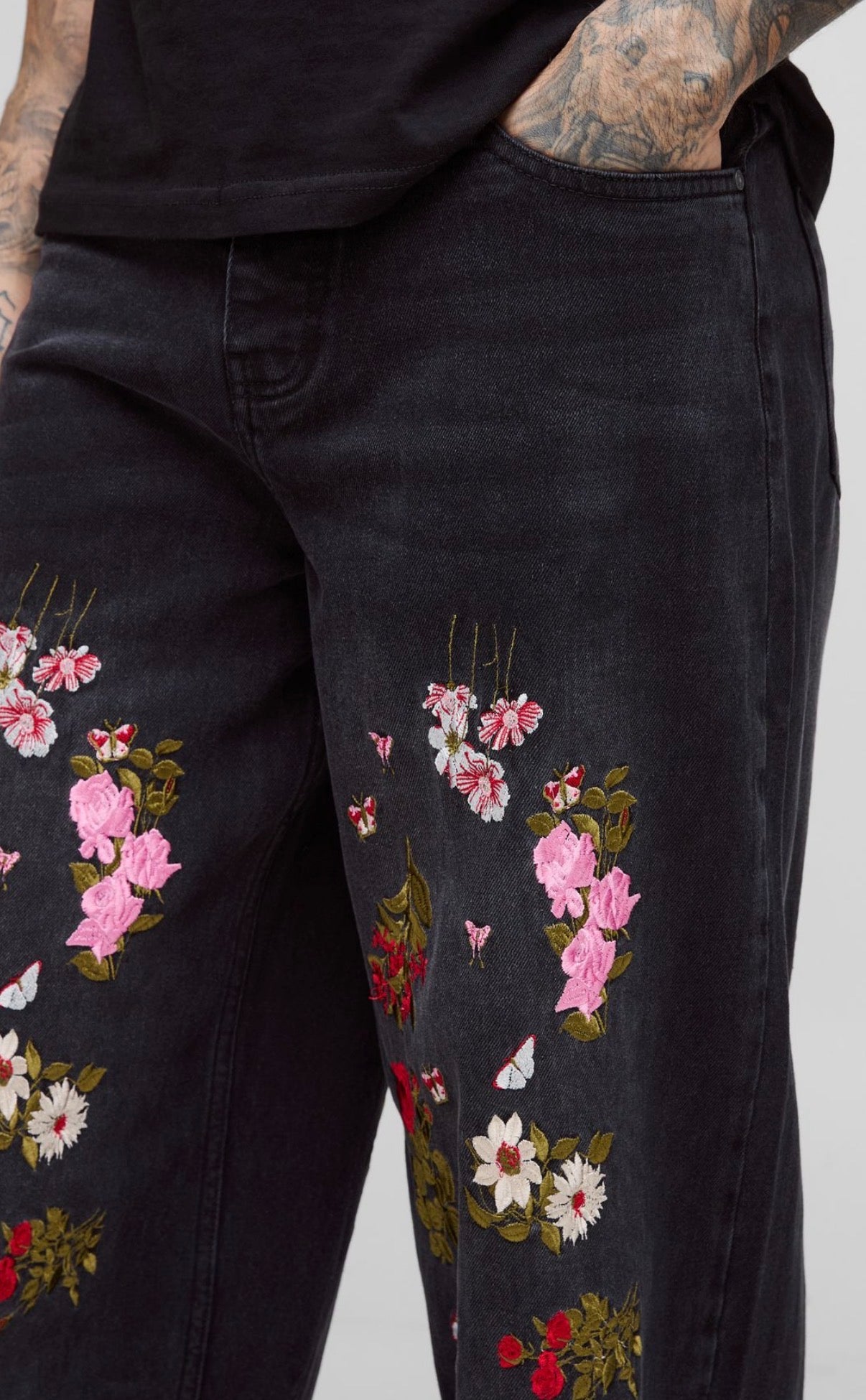 BoohooMAN Tall Baggy Fit Floral Embroidered Jeans