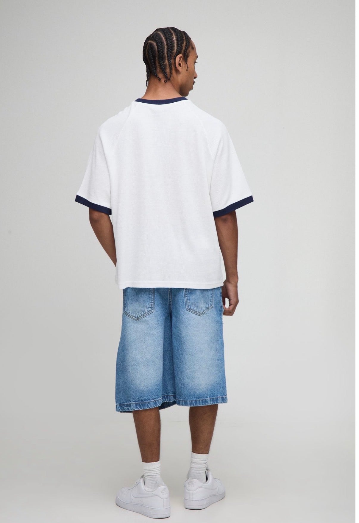BoohooMAN Ripped Rigid Denim Jorts
