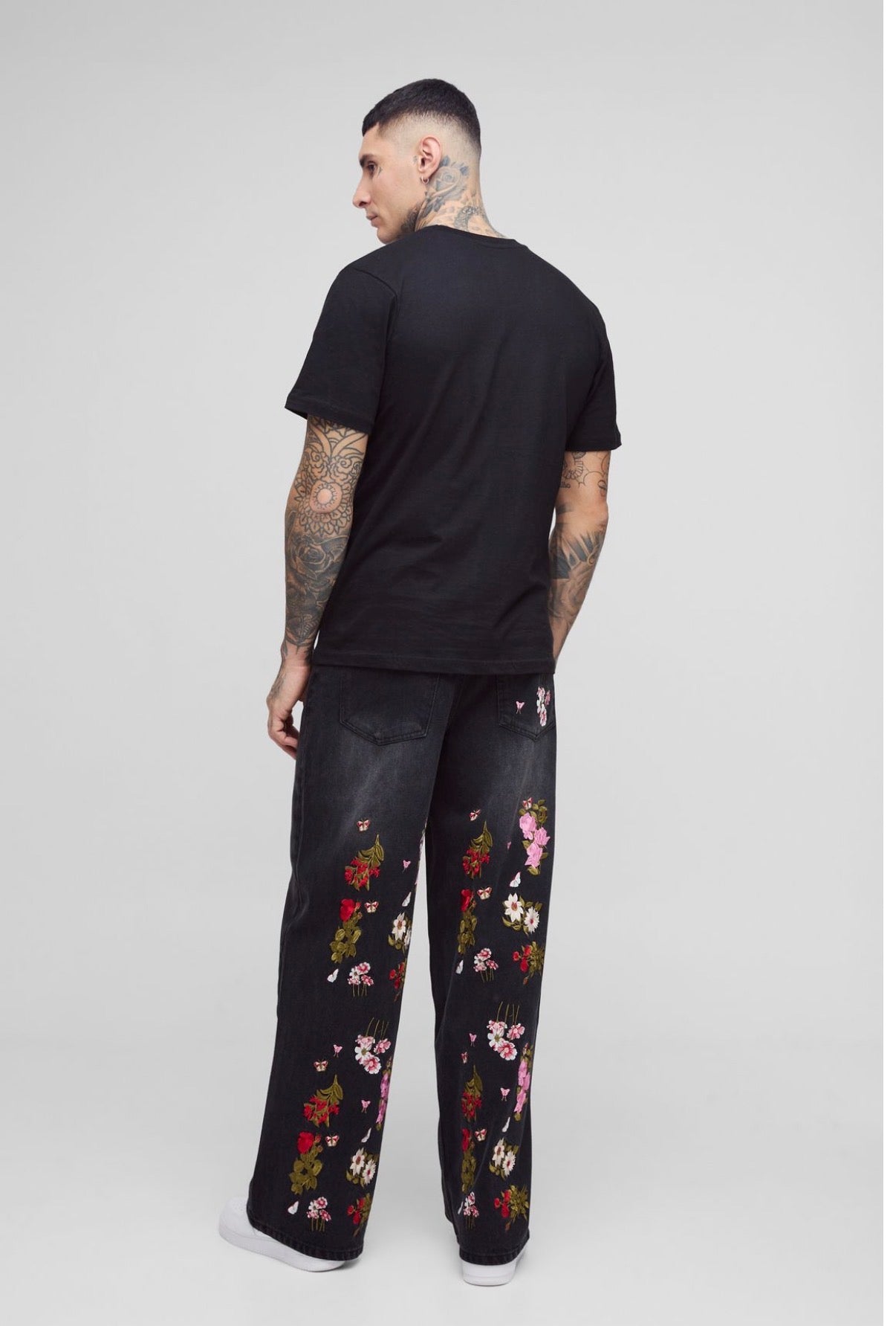 BoohooMAN Tall Baggy Fit Floral Embroidered Jeans