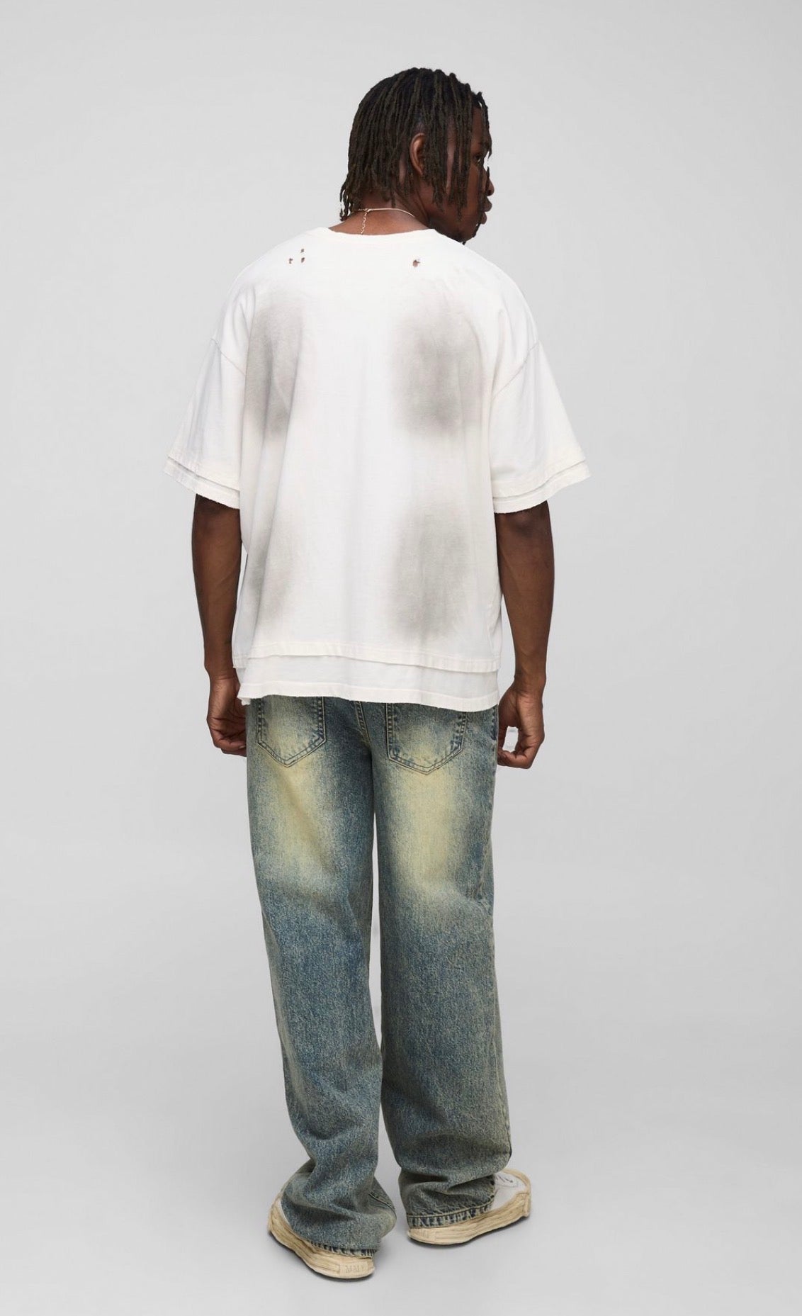 BoohooMAN Tall Relaxed Fit Tinted Applique Jeans