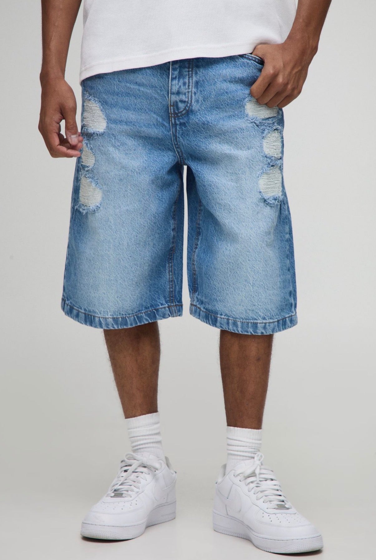 BoohooMAN Ripped Rigid Denim Jorts