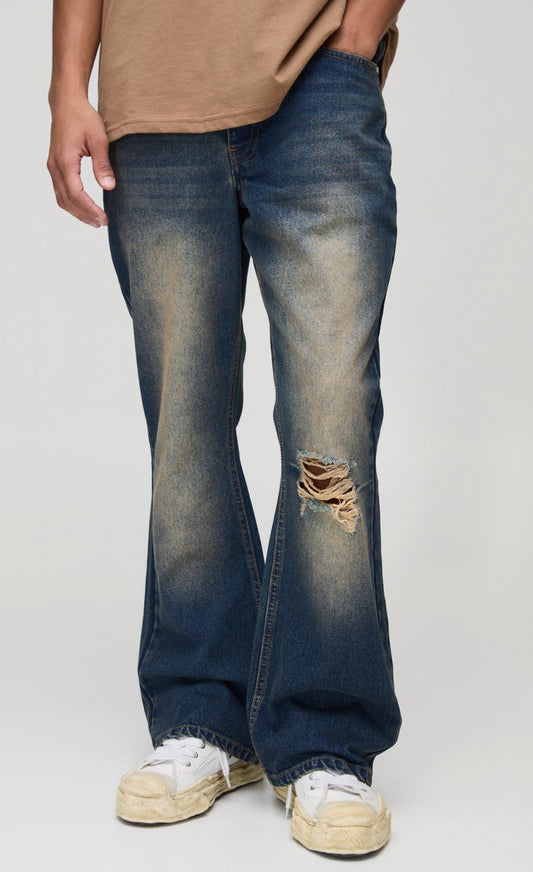 BoohooMAN Relaxed Flared Washed Ripped Knee Jeans