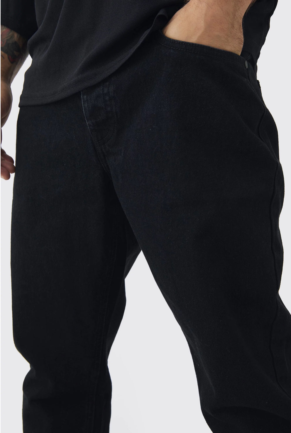 BOOHOOMAN TAPERED RIGID JEAN IN TRUE BLACK