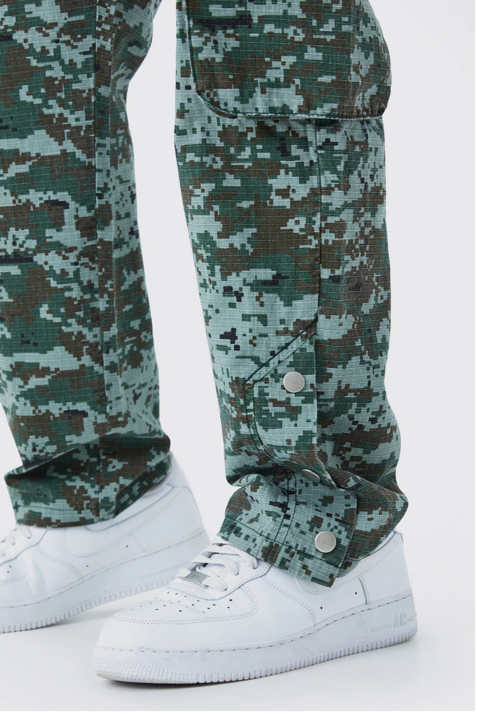 Straight Leg 3d Multi Cargo Camo Trouser